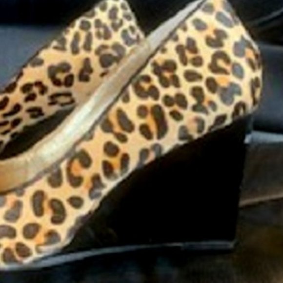 Adrienne Vittadini Women's Wedge Pump Shoes Leopard Print Slip On Sz: 7M - Picture 4 of 8